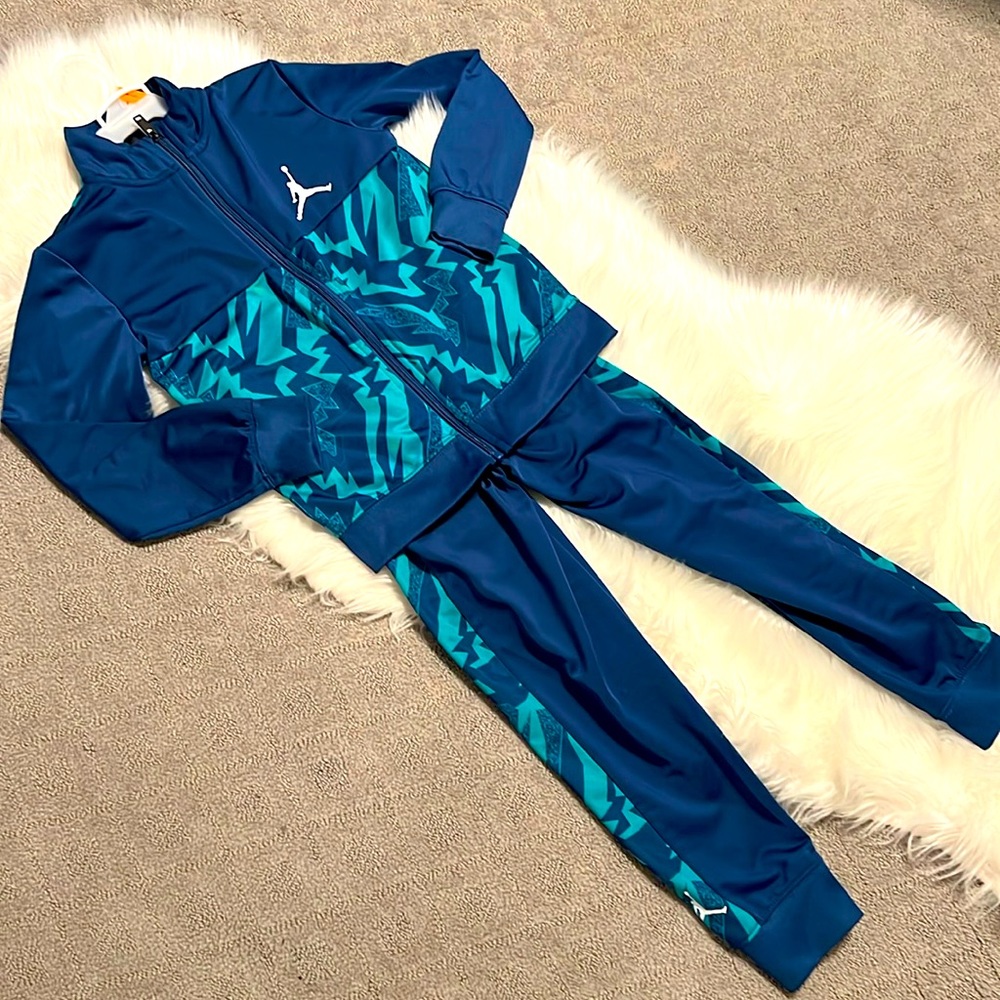 Jordan 2pc boys Size 6/7